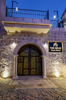 the niche cave hotel
