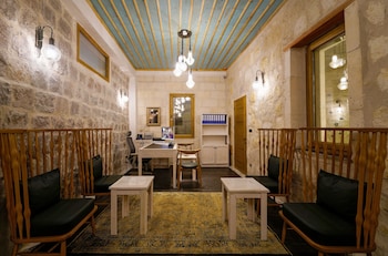 the niche cave hotel