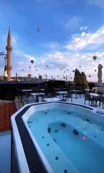 the niche cave hotel