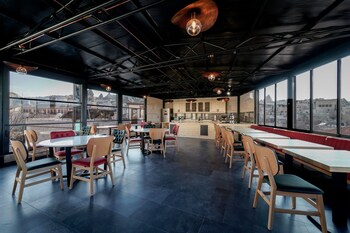 the niche cave hotel