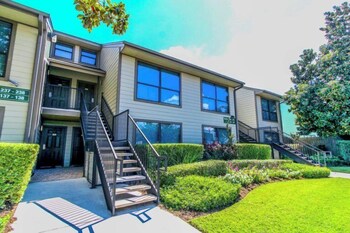 The Landing At Seven Coves,Lake Conroe>>Conroe,3 star