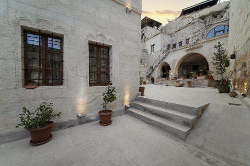 escape cave suites