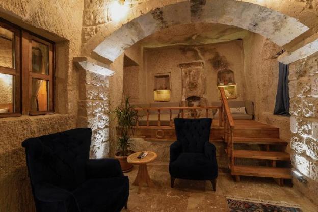 escape cave suites