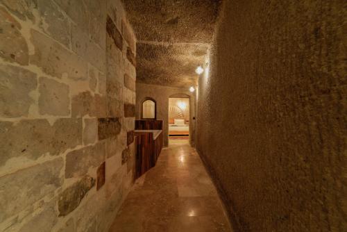 escape cave suites