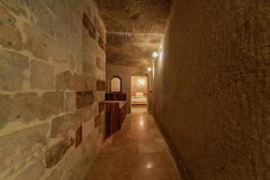 escape cave suites