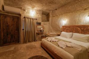 escape cave suites