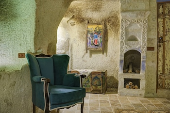 gibos cave hotel