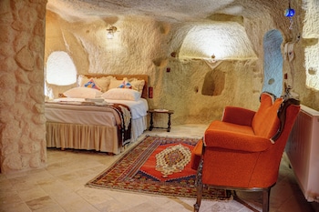 gibos cave hotel