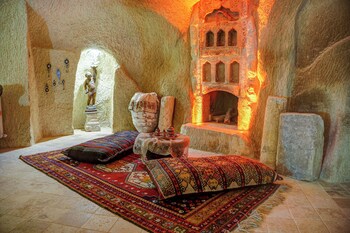 gibos cave hotel