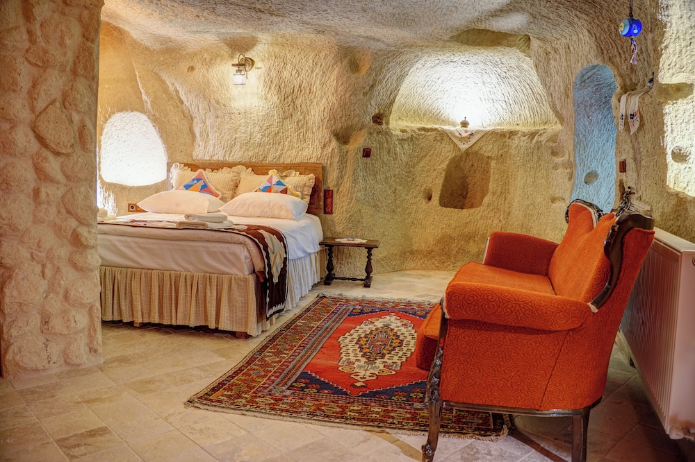 gibos cave hotel