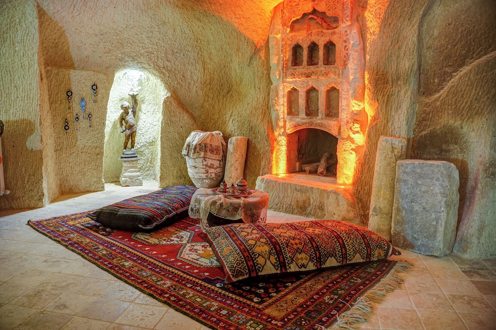 gibos cave hotel