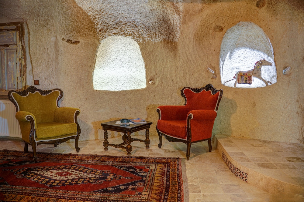 gibos cave hotel