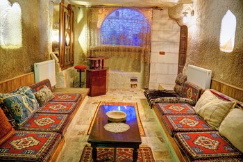 gibos cave hotel