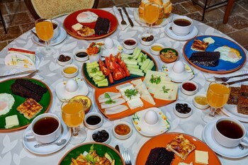 gibos cave hotel