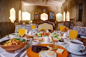 gibos cave hotel