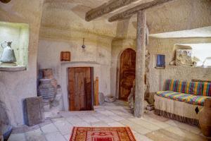 gibos cave hotel