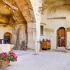 gibos cave hotel