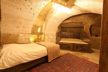 belenus cave hotel