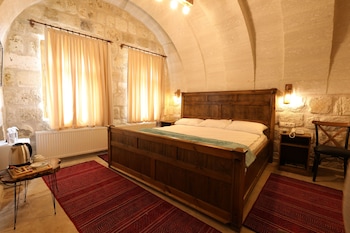 belenus cave hotel