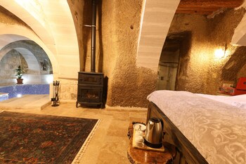 belenus cave hotel