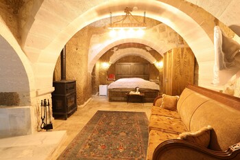 belenus cave hotel
