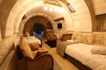 belenus cave hotel