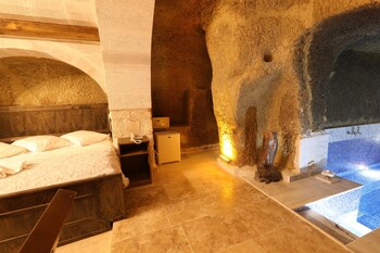 belenus cave hotel