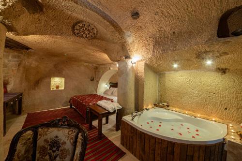 shiraz cave cappadocia