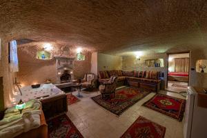 shiraz cave cappadocia