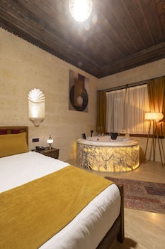 uzay cave suite hotel