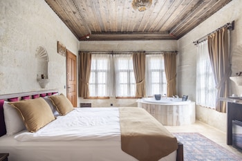 uzay cave suite hotel