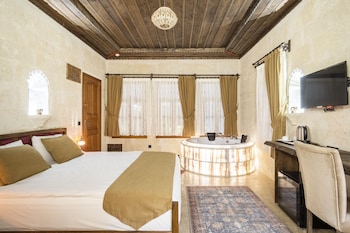 uzay cave suite hotel