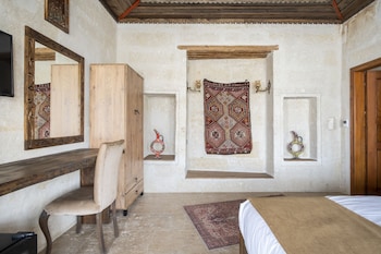 uzay cave suite hotel