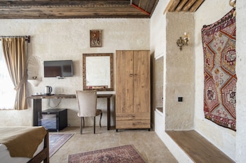 uzay cave suite hotel