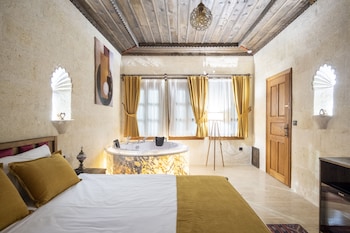 uzay cave suite hotel