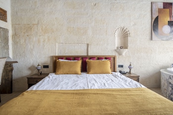 uzay cave suite hotel