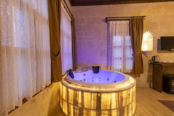 uzay cave suite hotel