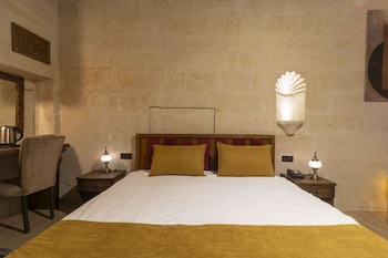uzay cave suite hotel
