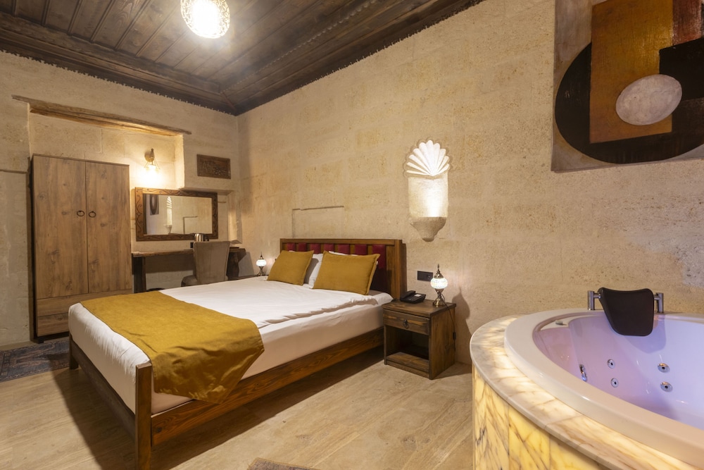 uzay cave suite hotel
