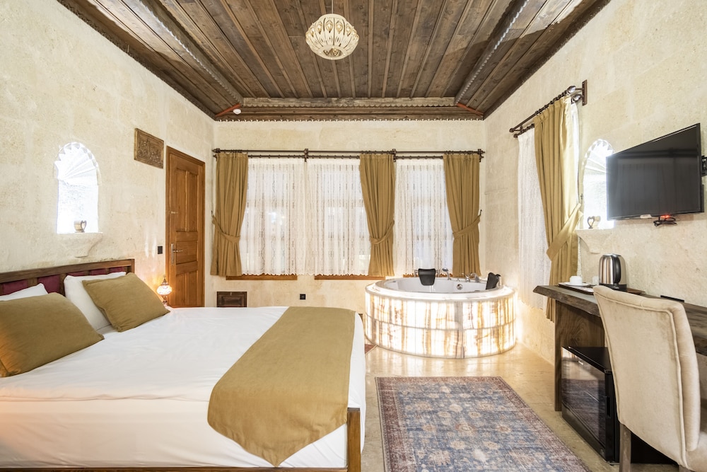 uzay cave suite hotel