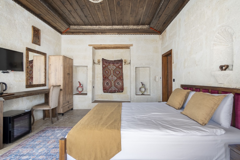 uzay cave suite hotel