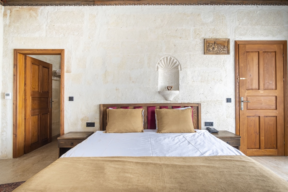 uzay cave suite hotel