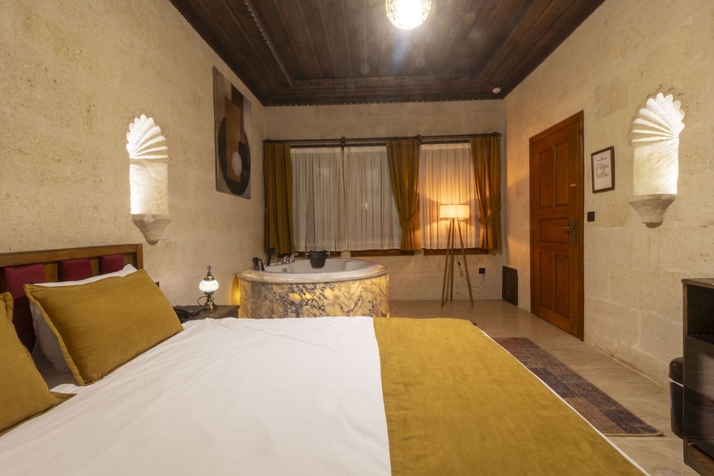 uzay cave suite hotel