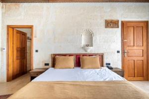 uzay cave suite hotel