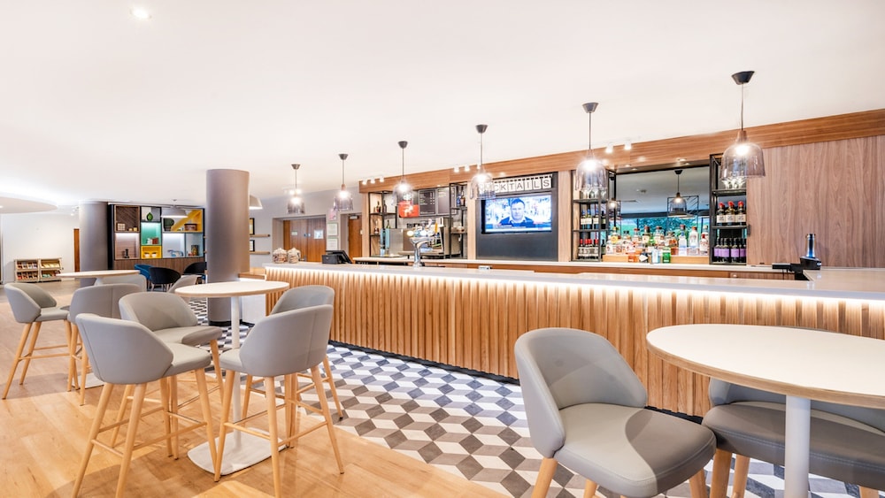 holiday inn london luton airport by ihg