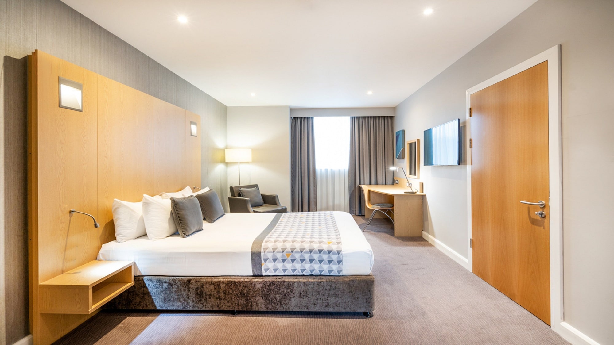 holiday inn london luton airport by ihg
