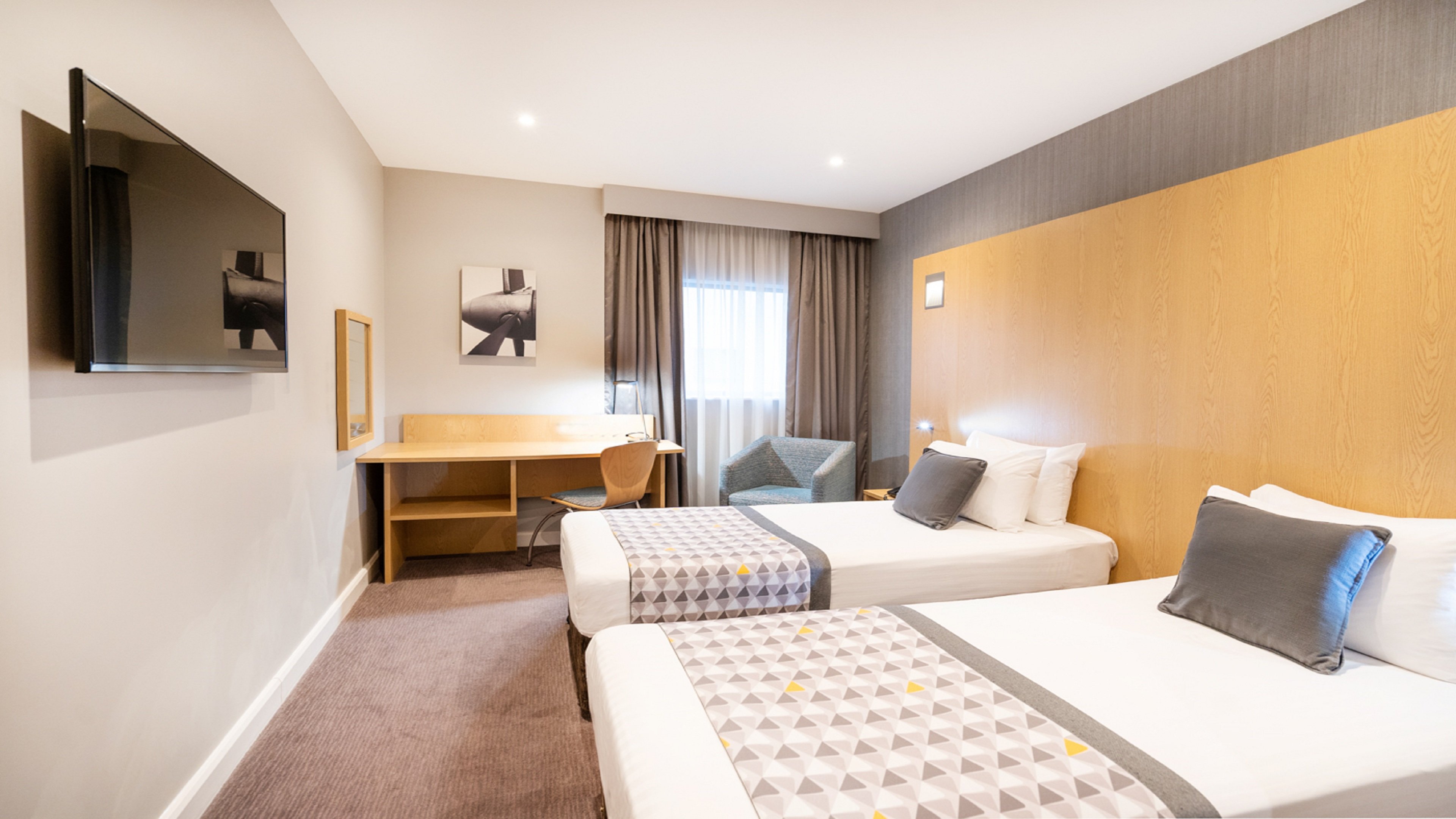 holiday inn london luton airport by ihg