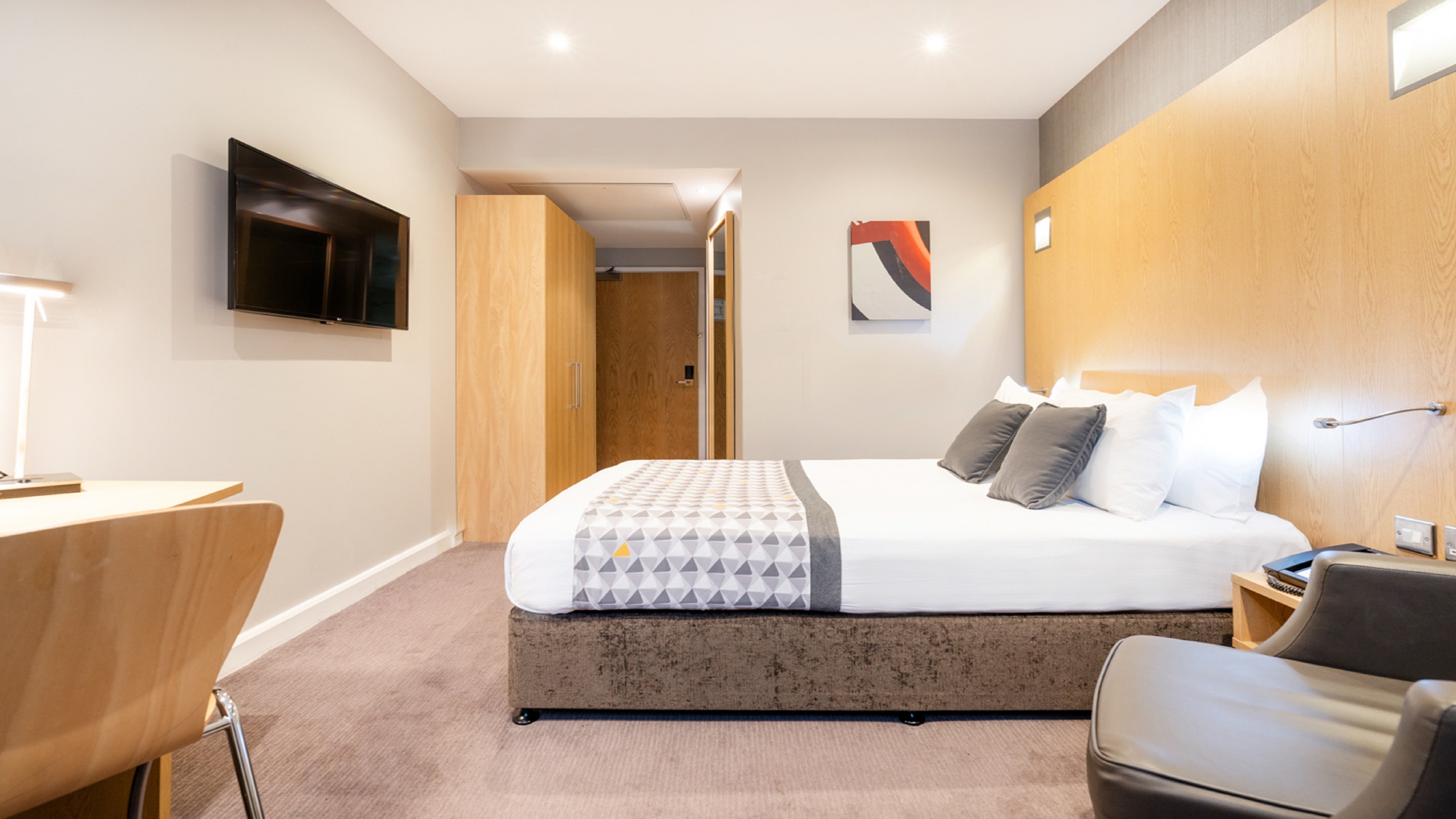 holiday inn london luton airport by ihg