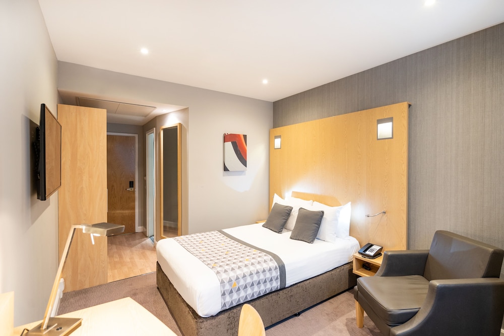 holiday inn london luton airport by ihg