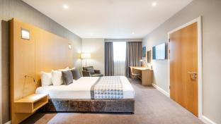 holiday inn london luton airport by ihg